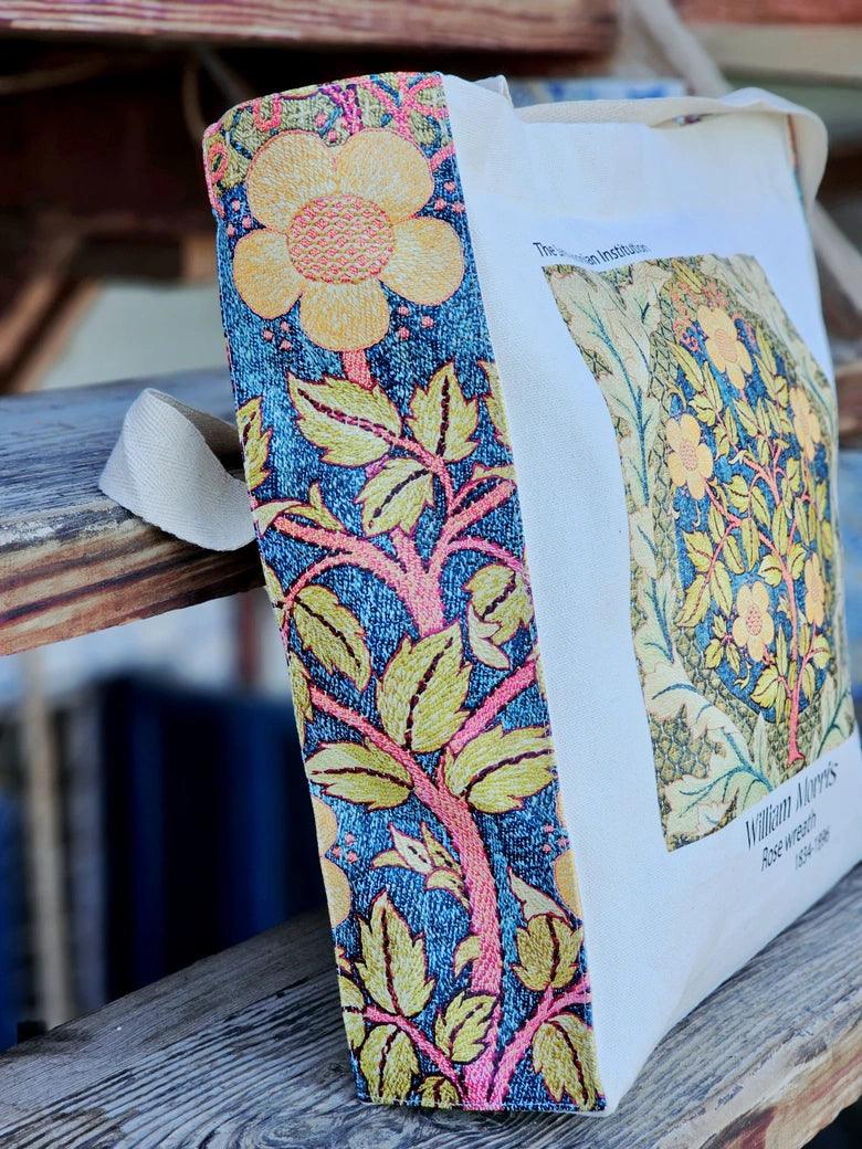 مؤسسة سميثسونيان ويليام موريس - حقيبة توت