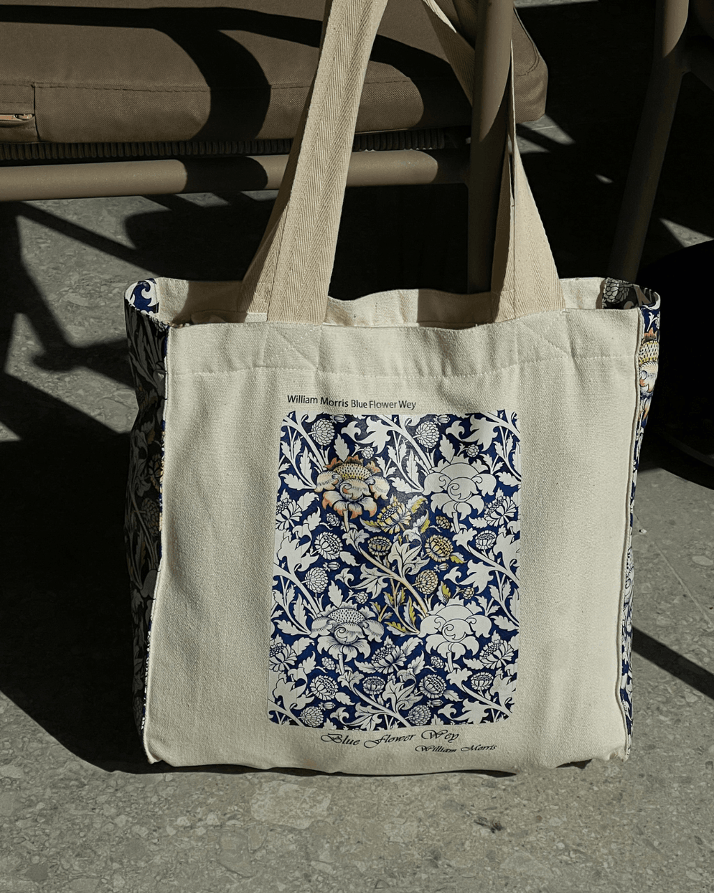 William Morris Blue Flower Wey - Tote Bag