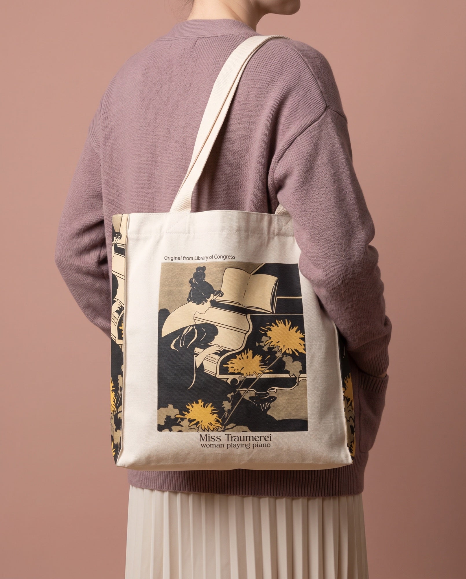 morris-albert-miss-traumerei-tote-bag On body