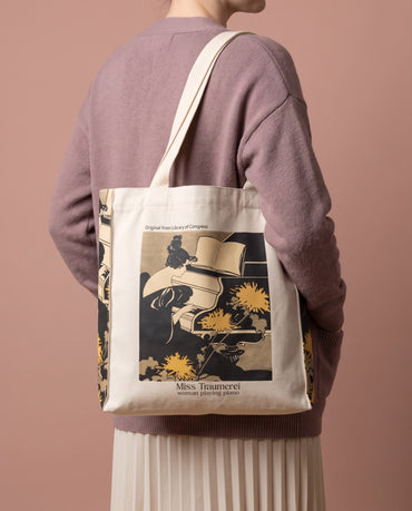 morris-albert-miss-traumerei-tote-bag On body