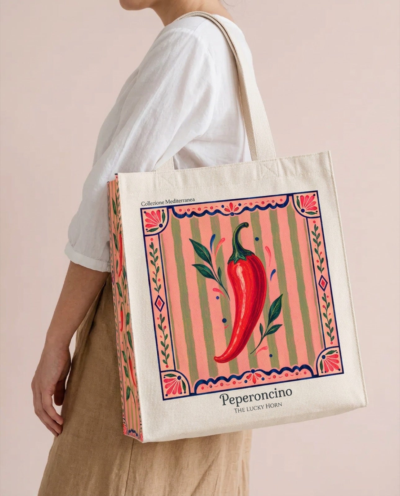 Peperoncino tote bag carried by model | My Turtle