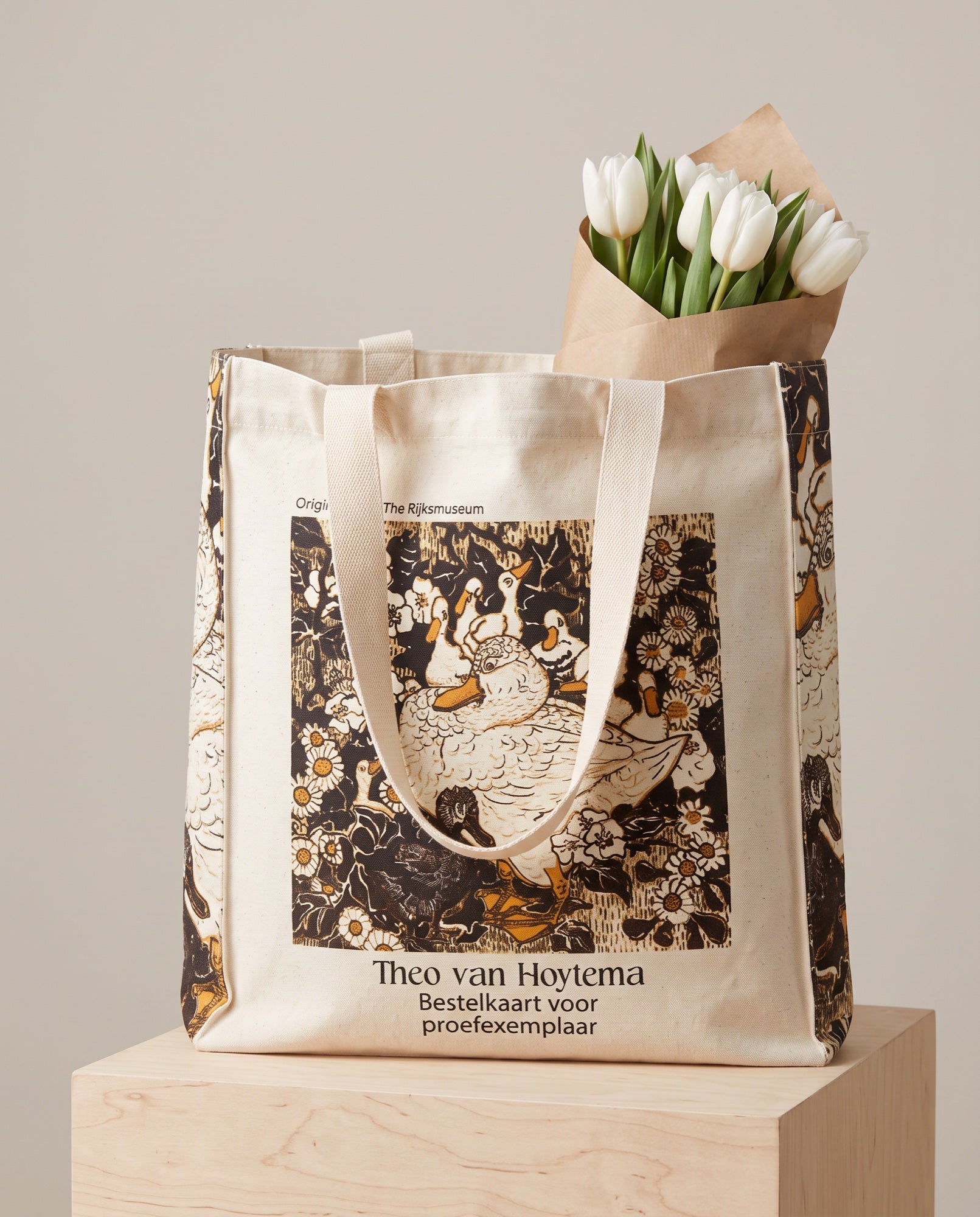theo-van-hoytema-bestelkaart-voor-proefexemplaar-tote-bag What fits inside