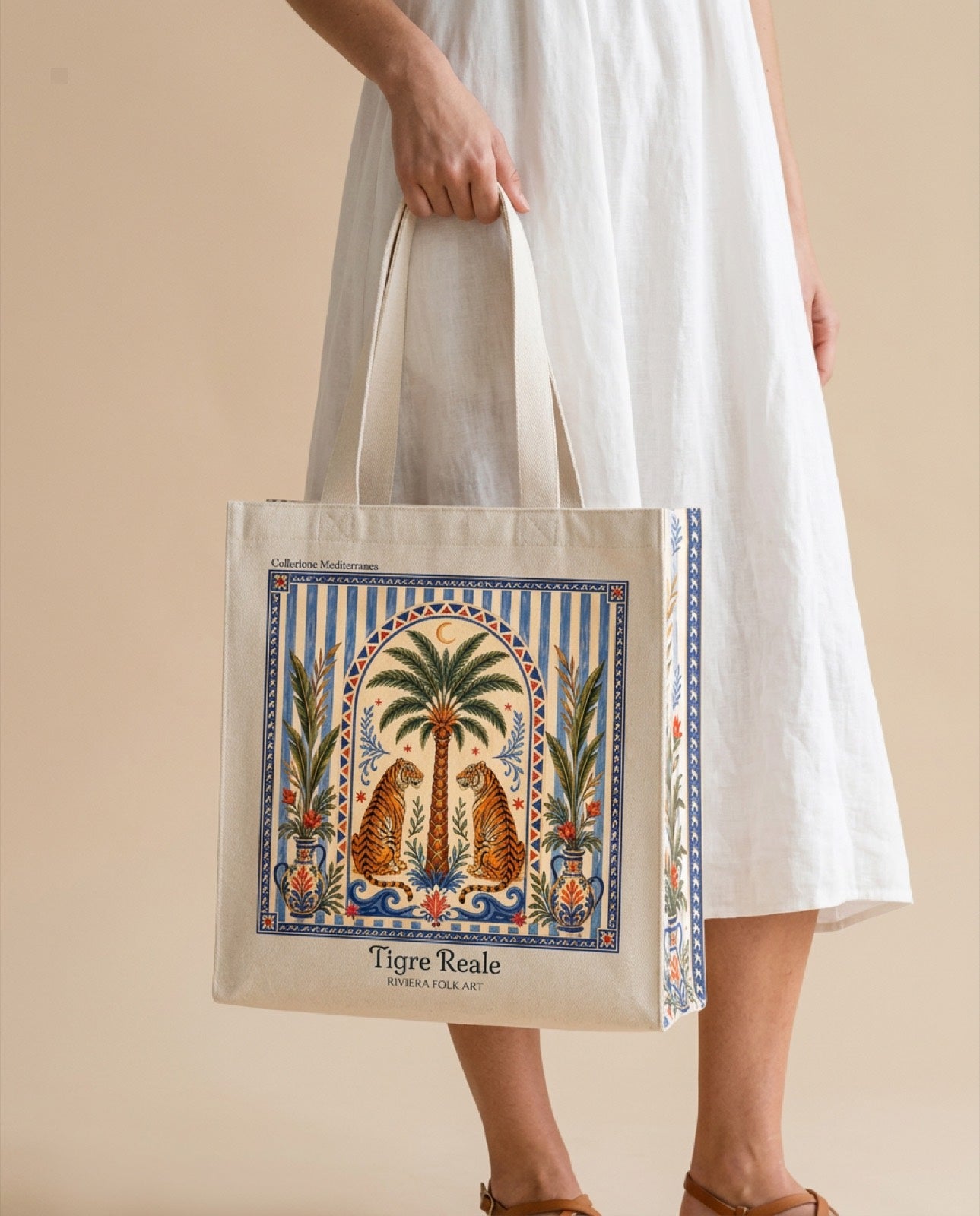Tigre Reale tote bag carried by model | My Turtle