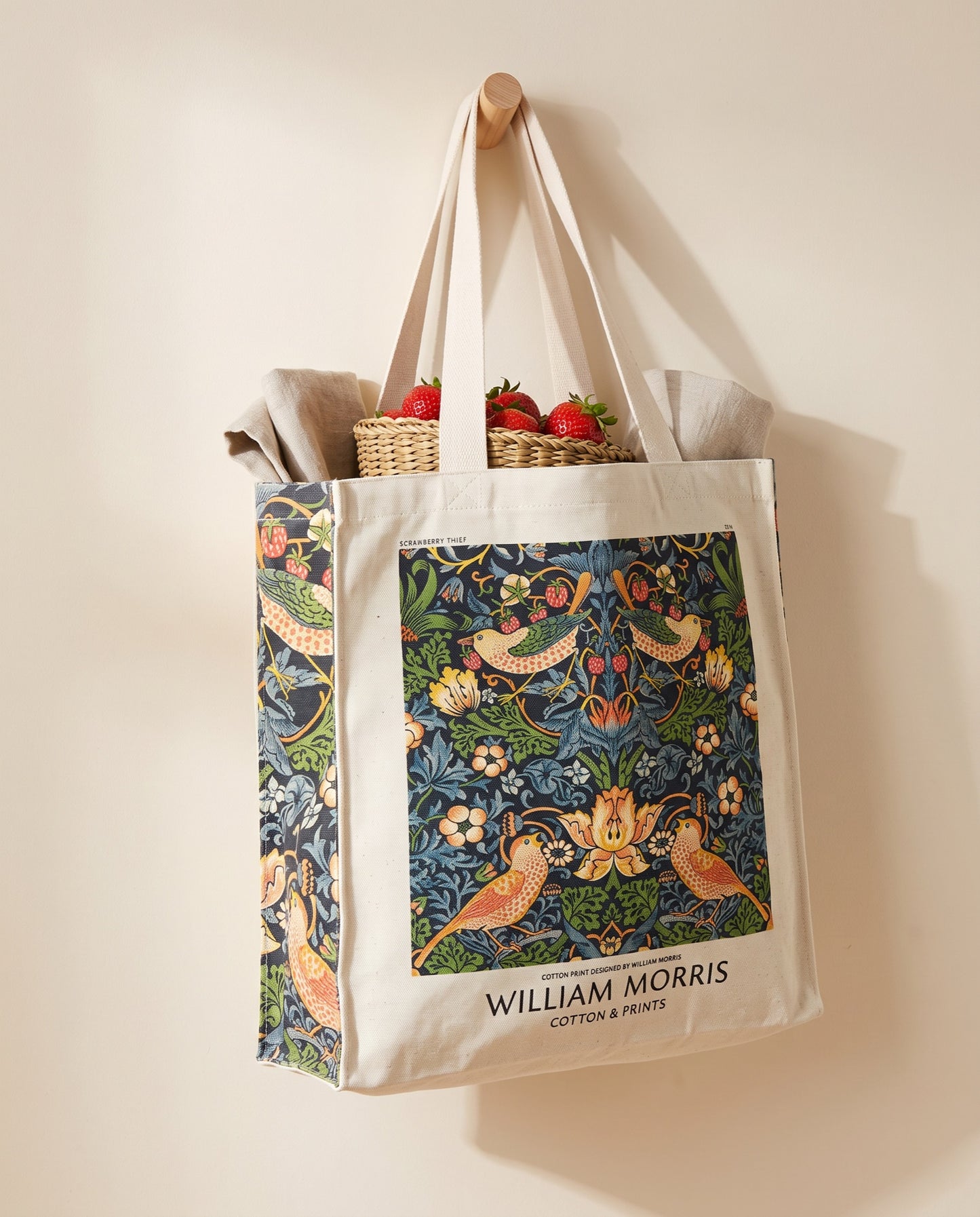 william-morris-strawberry-thief-tote-bag-1 What fits inside